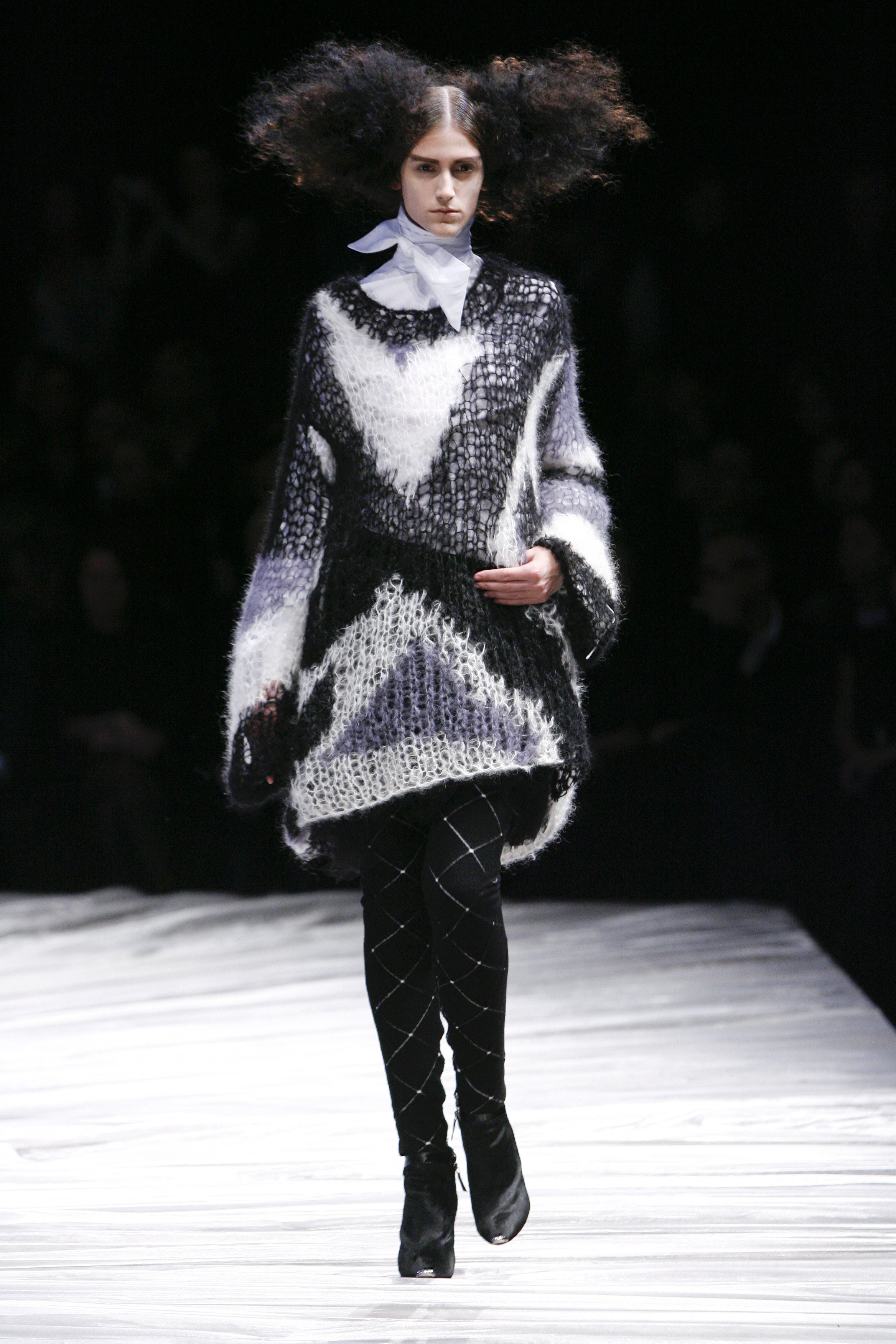 Alexander McQueen F/W08 'The Girl Who Lived In The Tree' Union